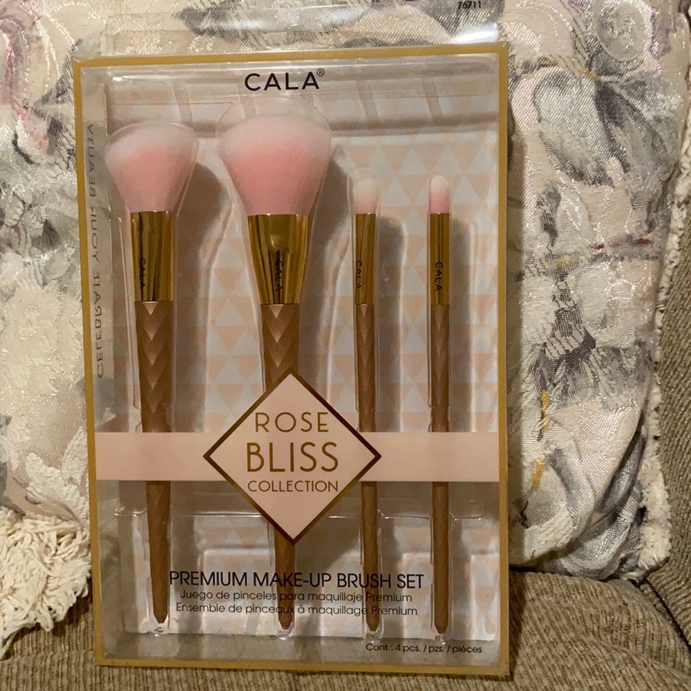 💖NWT Cala Rose Bliss Collection Premium Brushes